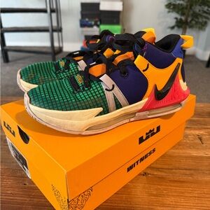 Kids Nike LeBron Witness VII 7 Multicolor Basketball Sneakers Youth Size 5.5